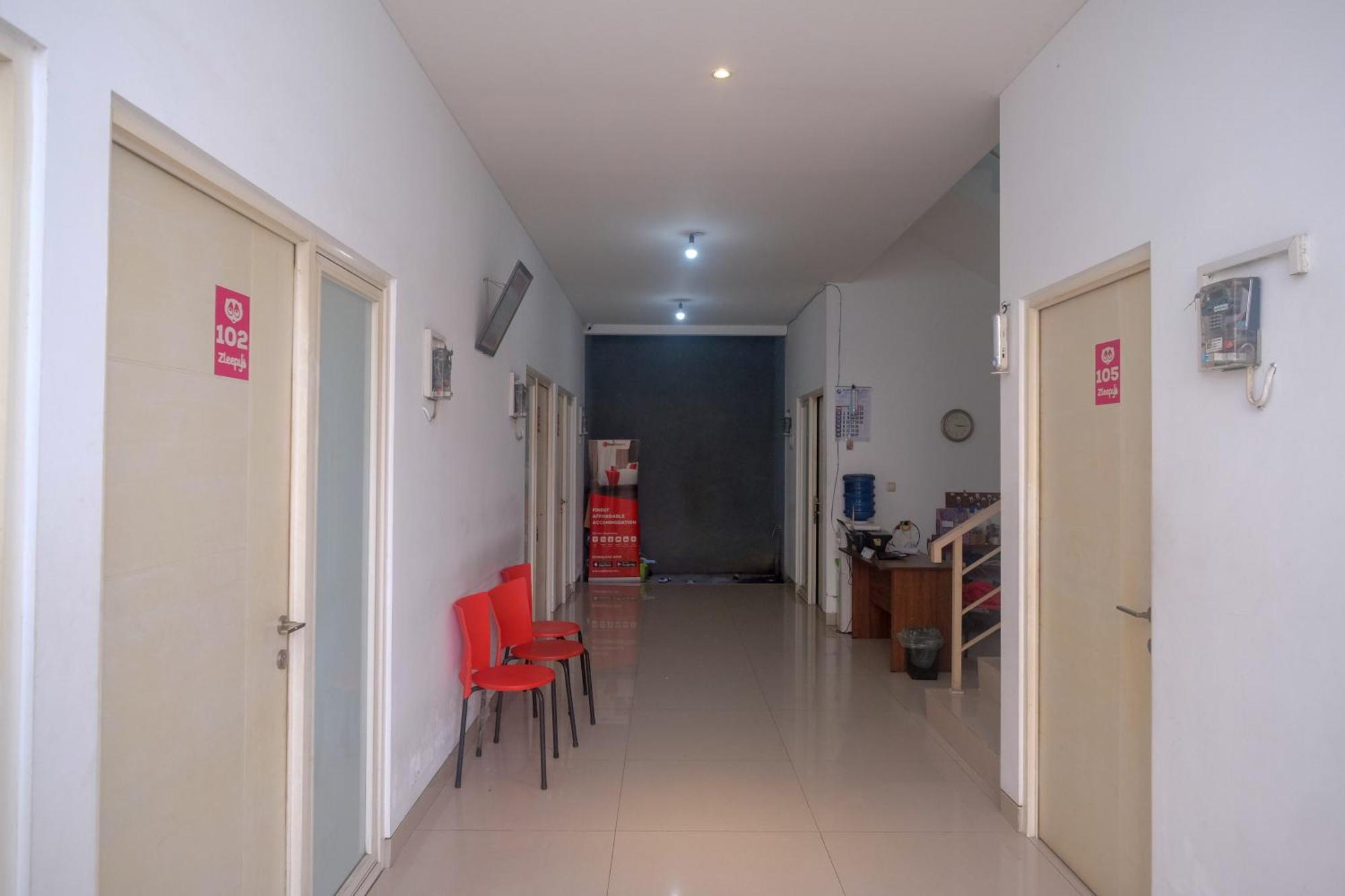 Reddoorz Syariah Near Simpang Lima Semarang Jomblang Exterior foto