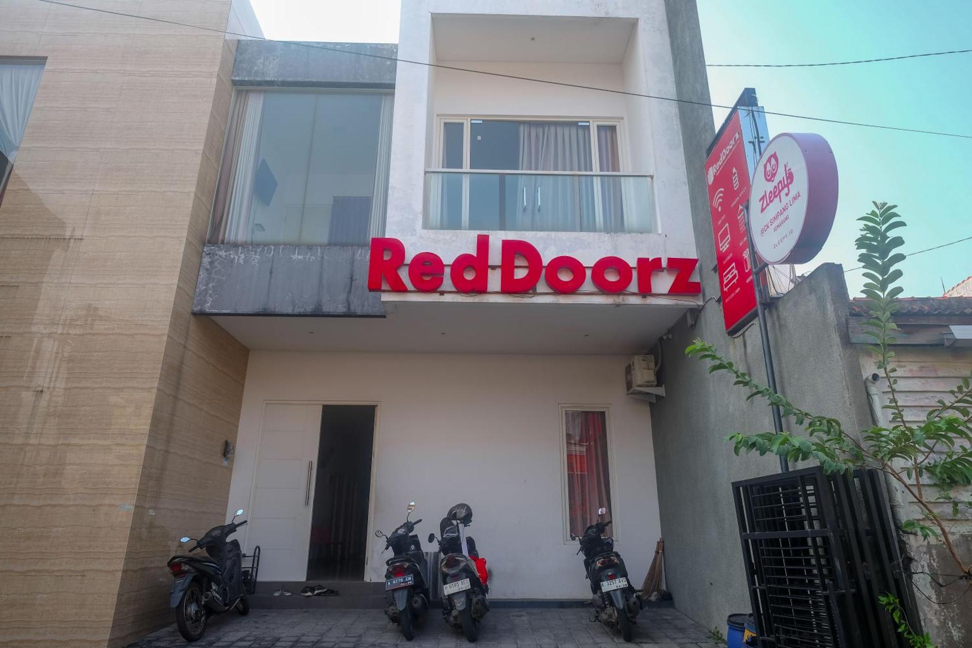 Reddoorz Syariah Near Simpang Lima Semarang Jomblang Exterior foto