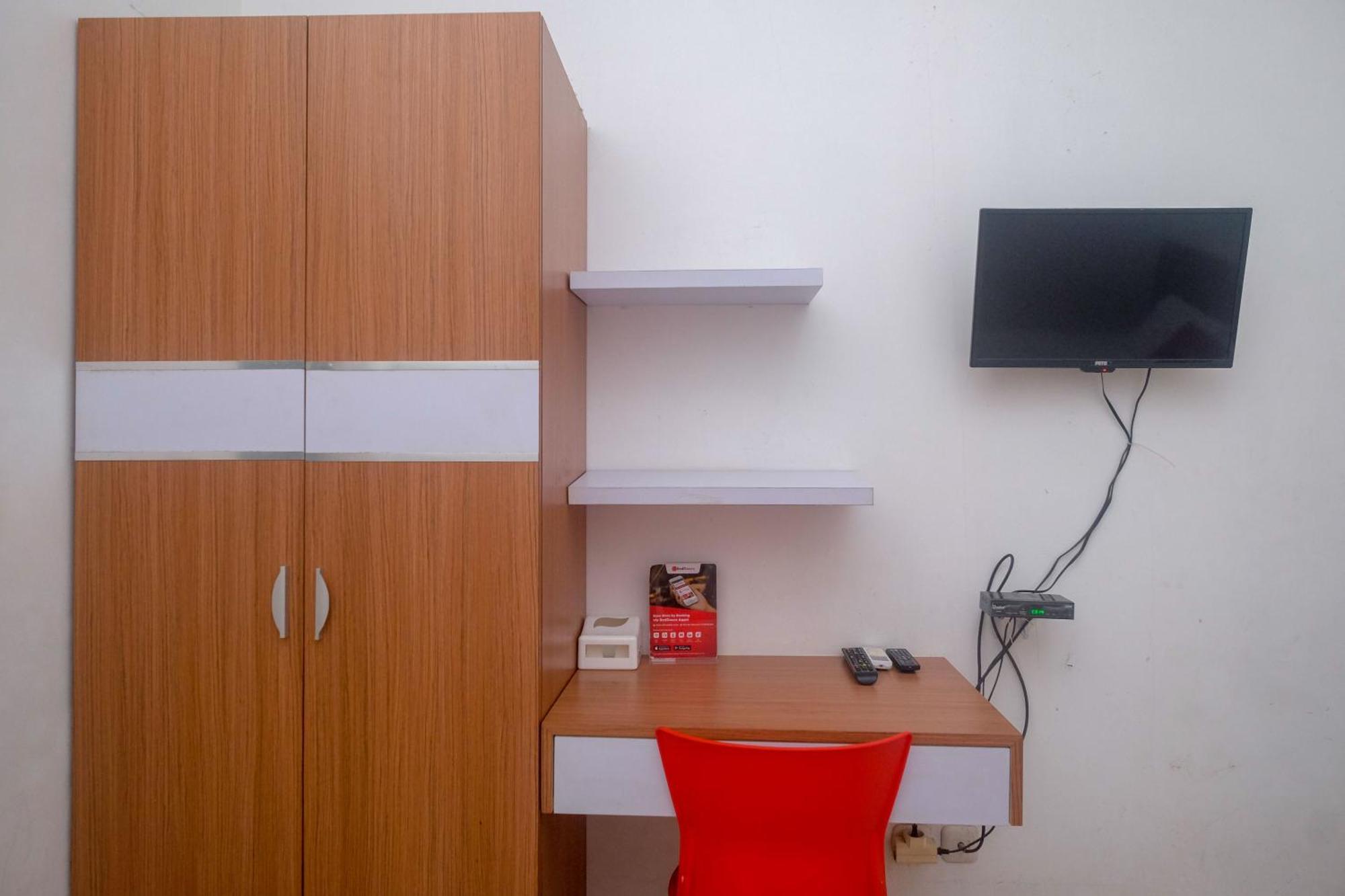 Reddoorz Syariah Near Simpang Lima Semarang Jomblang Exterior foto
