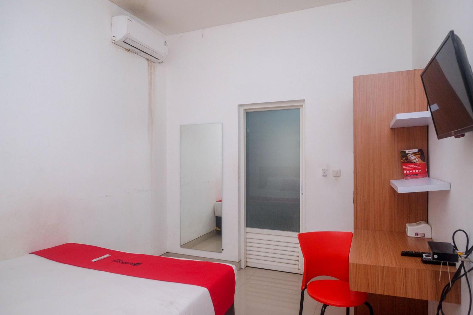 Reddoorz Syariah Near Simpang Lima Semarang Jomblang Exterior foto